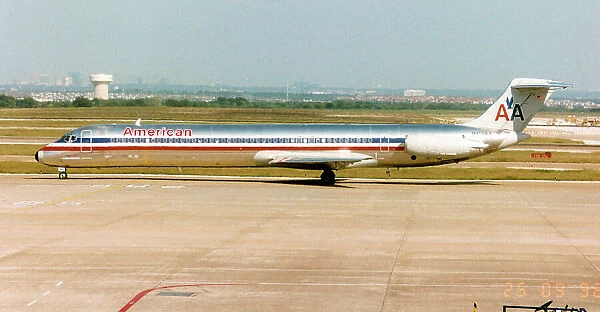 McDonnell Douglas MD-82 N413AA