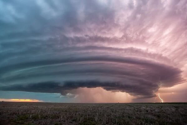 Supercell thunderstorm, Kansas, USA C017  /  8422