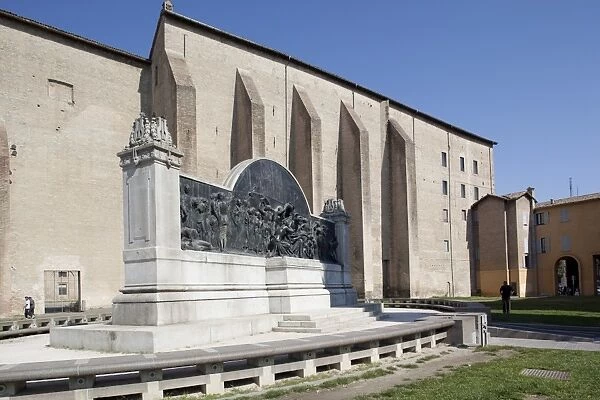 Monumento Giuseppe Verdi and Palazzo Della Pilotta, Piazza del Pace, Parma