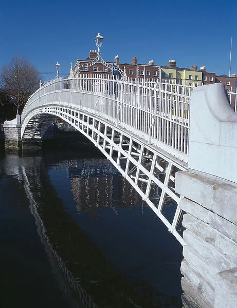 20057277. IRELAND Dublin View along Halfpenny Bridge over the River Liffey