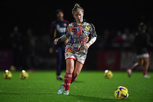 Arsenal's Kim Little Gears Up for Battle Against West Ham United in Barclays WSL