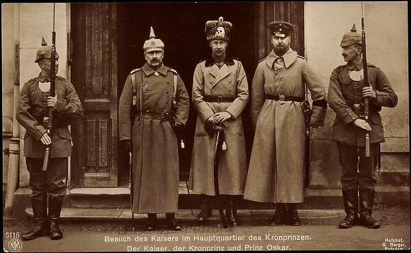 Ak Kaiser Wilhelm II with Crown Prince Wilhelm as Husar, Prince Oskar