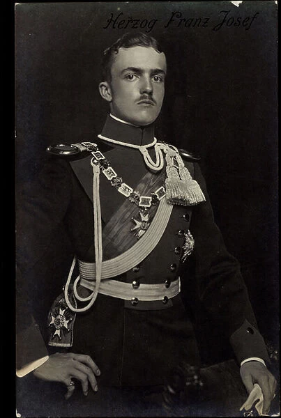 Photo Ak Duke Franz Josef of Austria, uniform, badge, sash (b  /  w photo)
