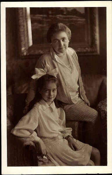 Photo Ak Empress Hermione with daughter, Second wife of Emperor Wilhelm II (b  /  w photo)