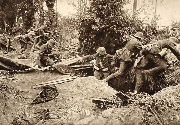 Scene of the successful advance of our troops at Montdidier, June 1918 (b  /  w photo)
