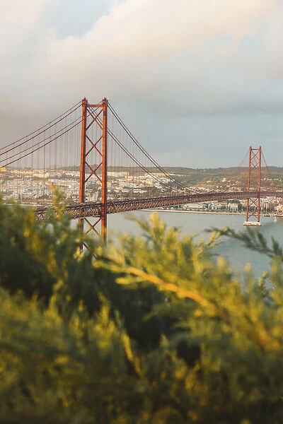 25 de Abril Bridge crossing the Tagus River, Lisbon, Estremadura, Portugal