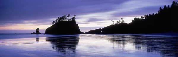 Fv5458, Ron Watts; Usa, Washington State, Olympic National Park, Second Beach, Sea Stack, Dusk