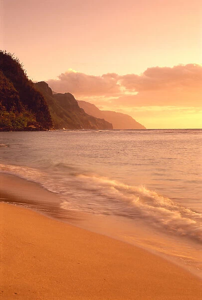 Hawaii, Kauai, Na Pali Coast, At Sunset From Kee Beach, Golden Skies And Sand C1533
