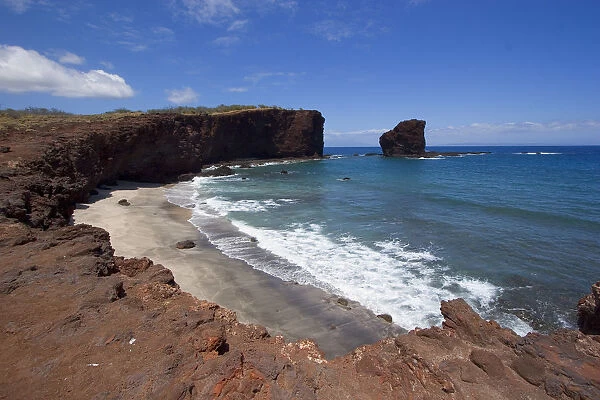 Hawaii, Lanai, Pu u Pehe, Sweetheart Rock, View Of Rocky Coastline And Beach
