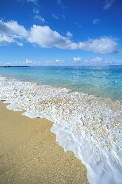 Hawaii, Maui, Makena Beach, Closeup Of Textured Foamy Shoreline, Calm Turquoise Ocean