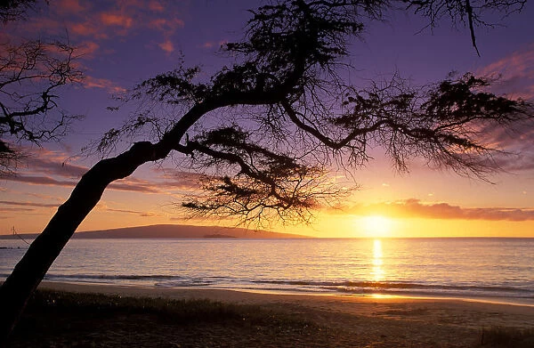 Hawaii, Maui, Palauea Beach Sunset With Hawaiian Island In Background