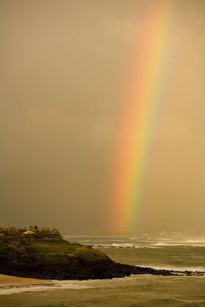 Hawaii, Maui, Rainbow over Mauis north coast