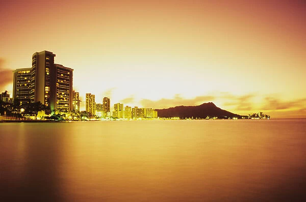 Hawaii, Oahu, Honolulu, Waikiki and Diamond Head at sunrise