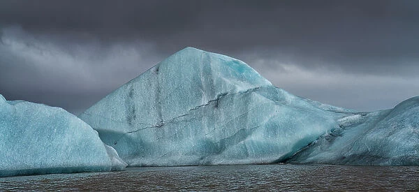 Icebergs Ancient Ice Amazing Beautiful Climate Change