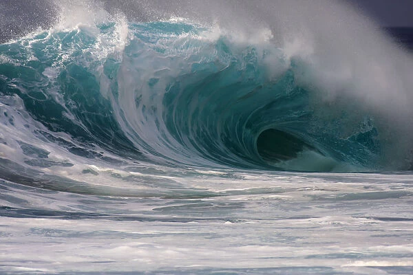 Island Wave On Oahus North Shore; Oahu, Hawaii, United States Of America