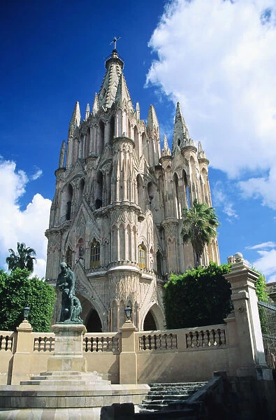 Mexico, View of parroquia church; San Miguel