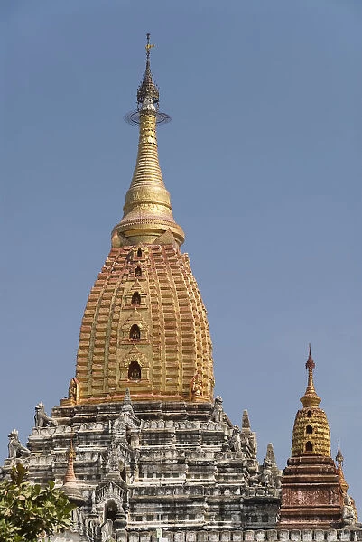 Myanmar, Bagan, Ananda Pahto, One of the first great temples
