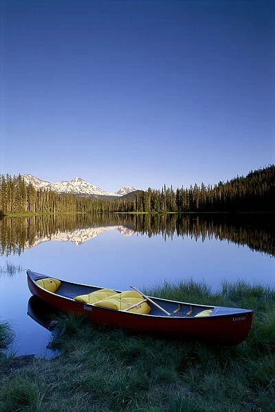 Oregon, Cascade Mountains, Canoe At Scott Lake, Three Sisters Mountain Reflections Background B1657