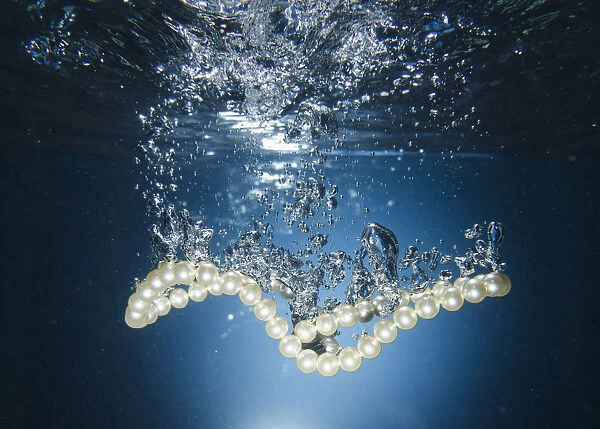 Pearl Necklace Underwater; Tarifa, Cadiz, Andalusia, Spain