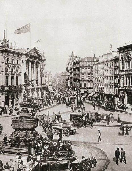 Piccadilly Circus, London, City Of Westminster, England In 1910. From The Story Of 25 Eventful Years In Pictures Published 1935