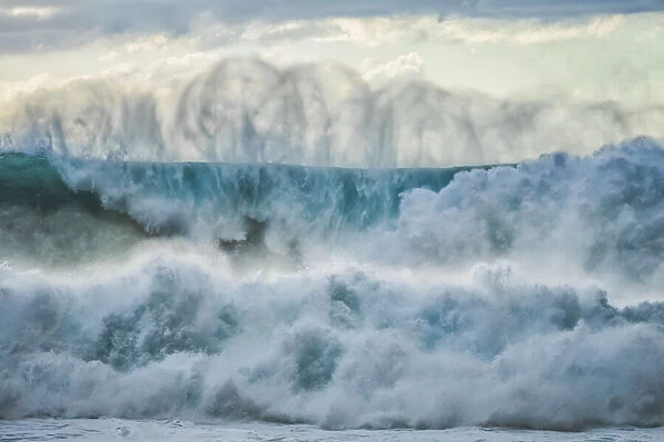 Powerful blue ocean waves along the coast, Hawaii, USA