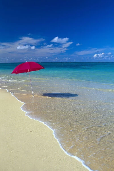 Red Beach Umbrella In Shoreline Waters, Clear Turquoise Water B1455
