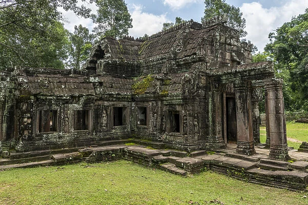 Ruined stone temple with columns, Angkor Wat, Cambodia