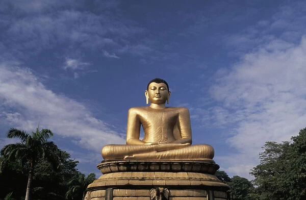 Sri Lanka, Colombo, Victoria Park, Golden Buddha Statue