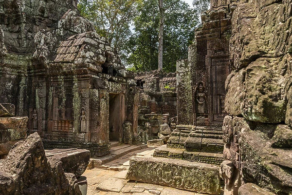 Stone portico opposite temple in courtyard, Ta Som, Angkor Wat, Cambodia