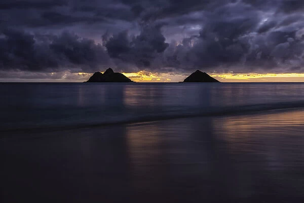 Sunrise over Lanikai Beach, Oahu, Hawaii, USA