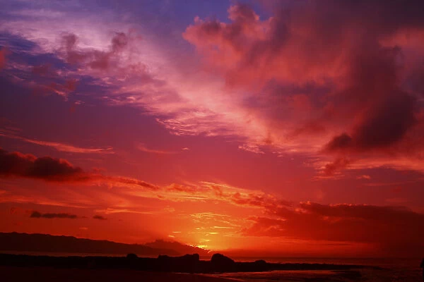 USA, Hawaii, Beautiful red Sunset; Oahu