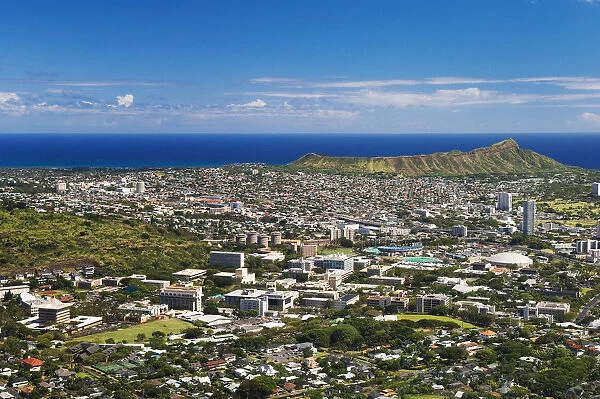 USA, Hawaii Islands, Oahu, Diamond Head and Uh Manoa campus seen from lookout at Pu u Ualaokua Park; Honolulu