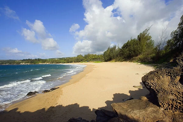 USA, Hawaii, Maui, View of empty Fleming Beach; Kapalua