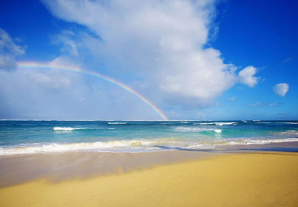 USA, Hawaii, Rainbow at Baldwin Beach; Maui
