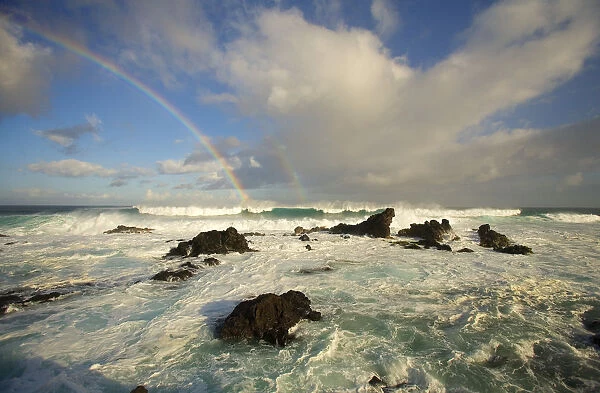 USA, Hawaii, Rainbow offshore of Hookipa Beach; Maui