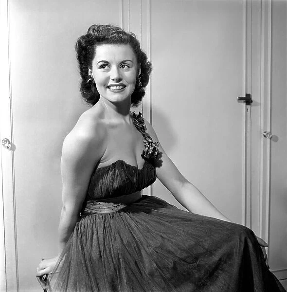 Actress Eunice Gayson. March 1952 C1275-001