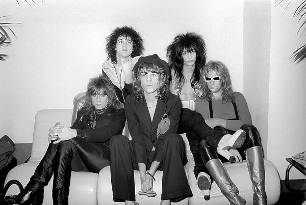 American pop group: The New York Dolls: The New York dolls are here