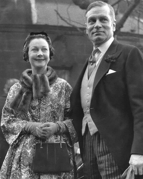 Laurence Olivier and Vivien Leigh at society wedding - 7 December 1957