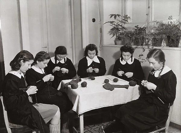 Group of girls who knit