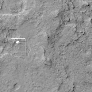 Curiosity rover descending to Mars C014 / 0576
