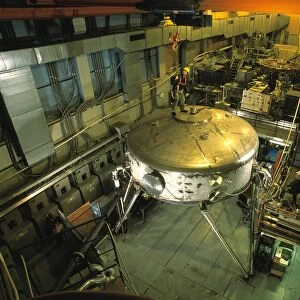 Fusion research, levitated diopole device