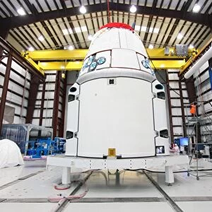 SpaceX Dragon capsule preparations C016 / 9711