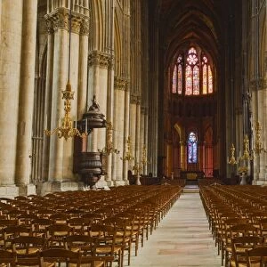 The gothic nave of Notre Dame de Reims cathedral, UNESCO World Heritage Site, Reims, Champagne-Ardenne, France, Europe