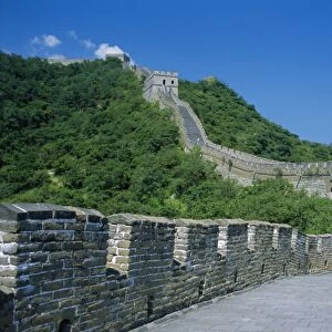 Great Wall, restored section with watchtowers, Mutianyu, near Beijing, China