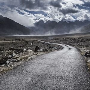 Road leading out of Kharsa village, Ladakh, India, Himalayas, Asia