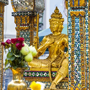 Erawan Shrine, Lumphini, Bangkok, Thailand