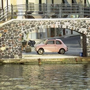 Fiat ciquecento at the old port