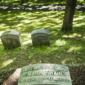 USA, New York, Finger Lakes Region, Elmira, grave of writer Mark Twain