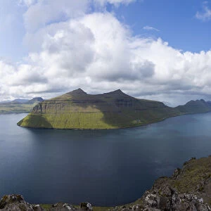 The view from Klakkur mouintains towards Kalsoy and Kunoy. Borðoy, Faroe Islands