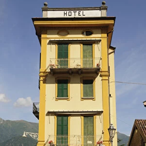 Italy, Lombardy, Lake Como, Varenna, waterfront hotel
